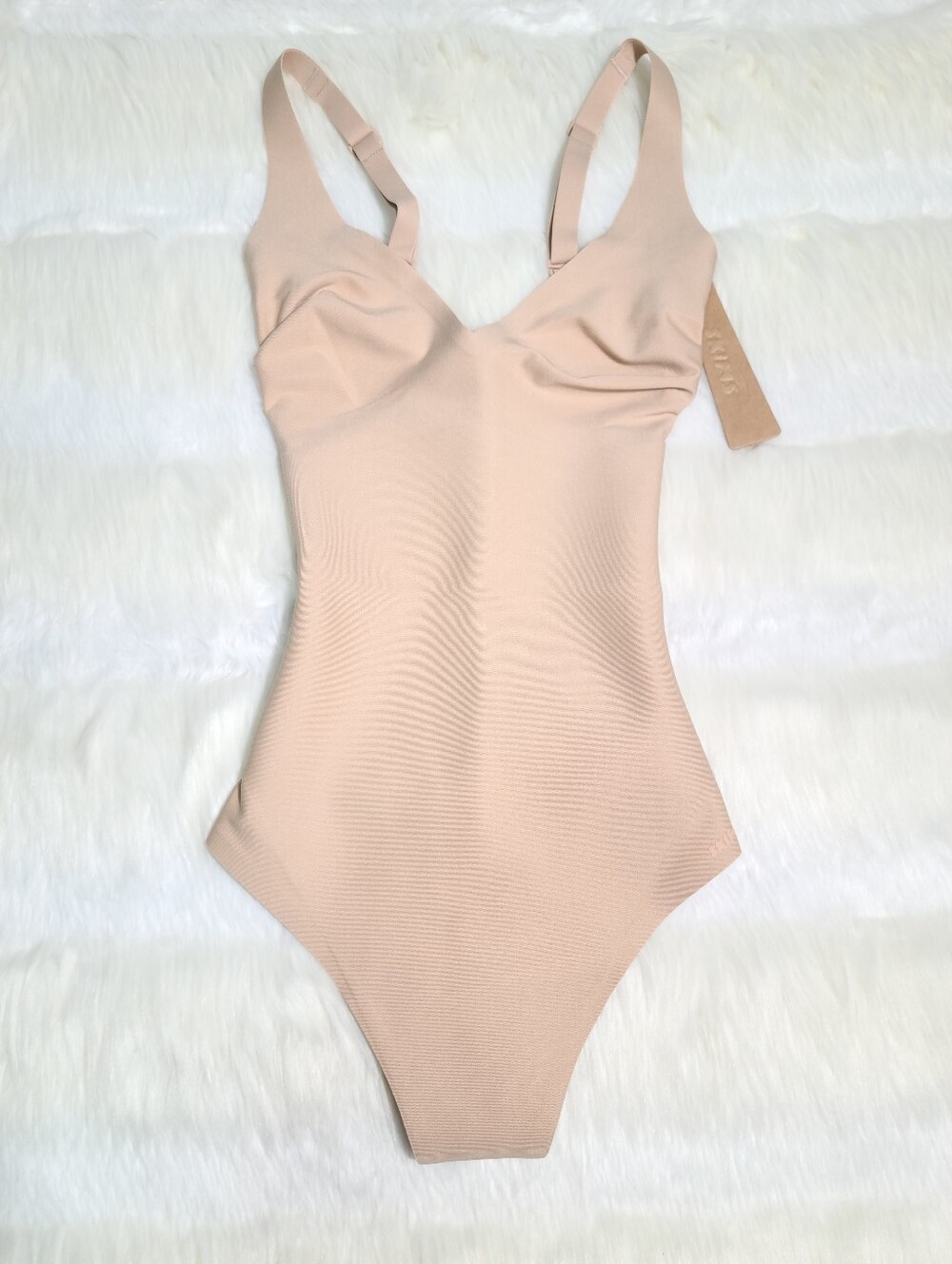 SKIMS Body Core Sculpt Plunge Thong Bodysuit Cream Clay XS NEW